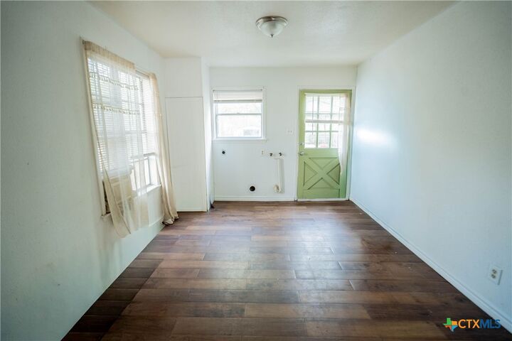 Property Photo: 1408 E Power Avenue TX 77901