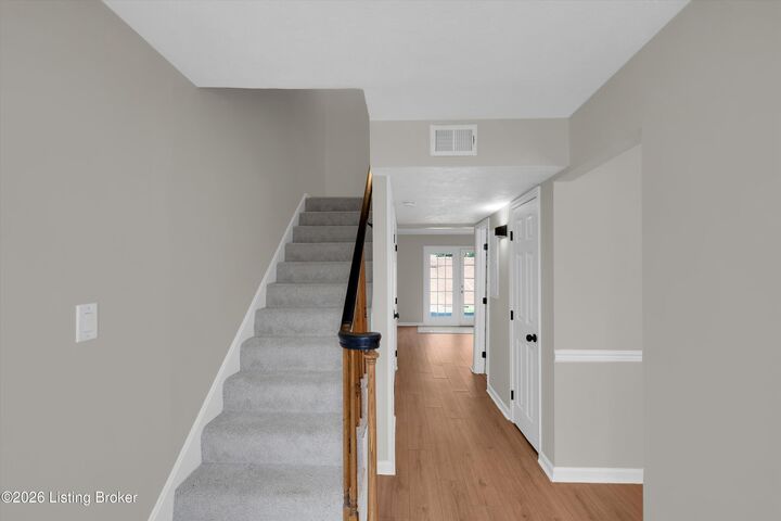Property Photo: 7813 Montero Dr KY 40059