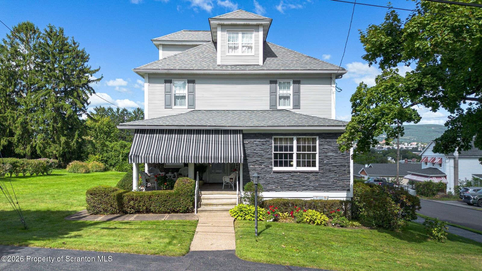 Property Photo:  2302 S Webster Avenue  PA 18505 