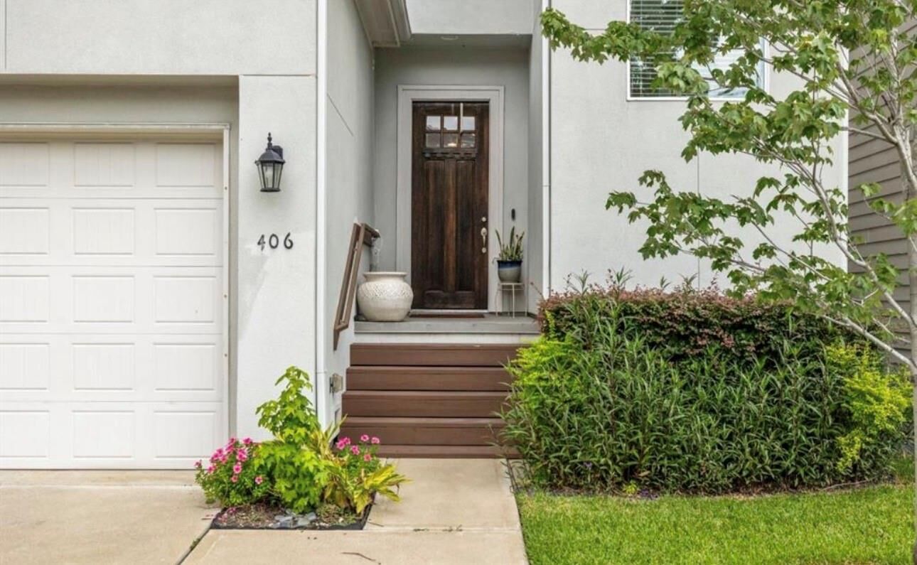 Property Photo: 406 Yale Oaks Lane TX 77091