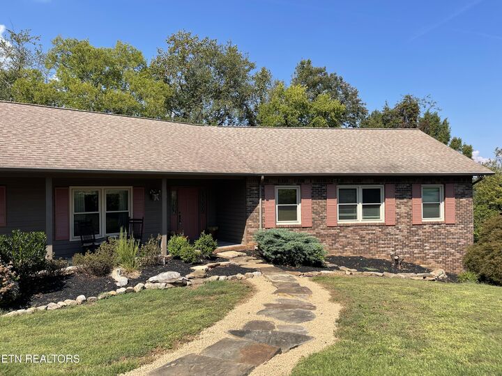 Property Photo: 103 Farmington Place TN 37716