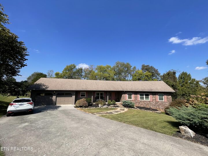 Property Photo: 103 Farmington Place TN 37716