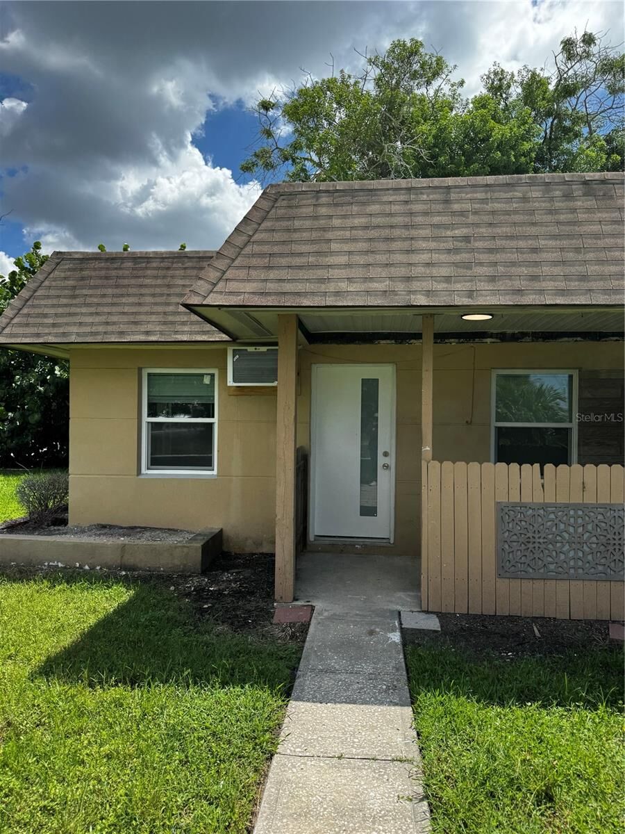 Property Photo: 56 B Street 1 FL 33708
