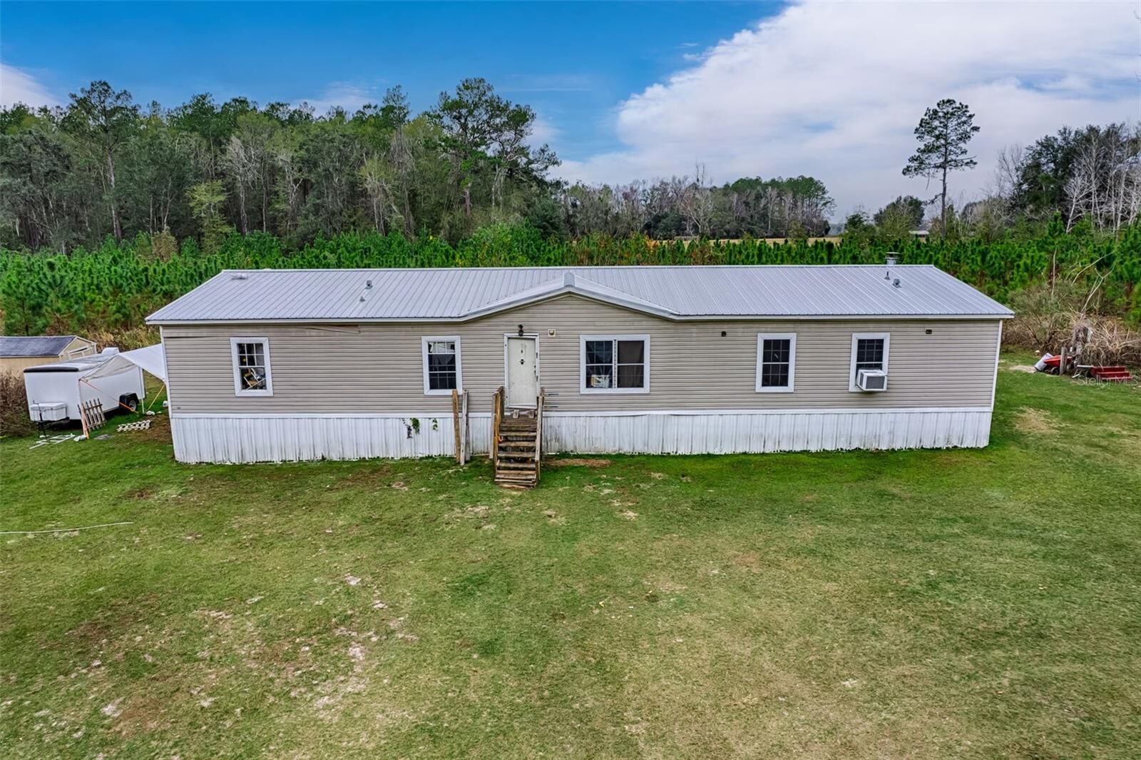 Property Photo:  134 SE Powell Place  FL 32025 
