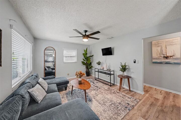 Property Photo: 4516 W Paxton Avenue FL 33611