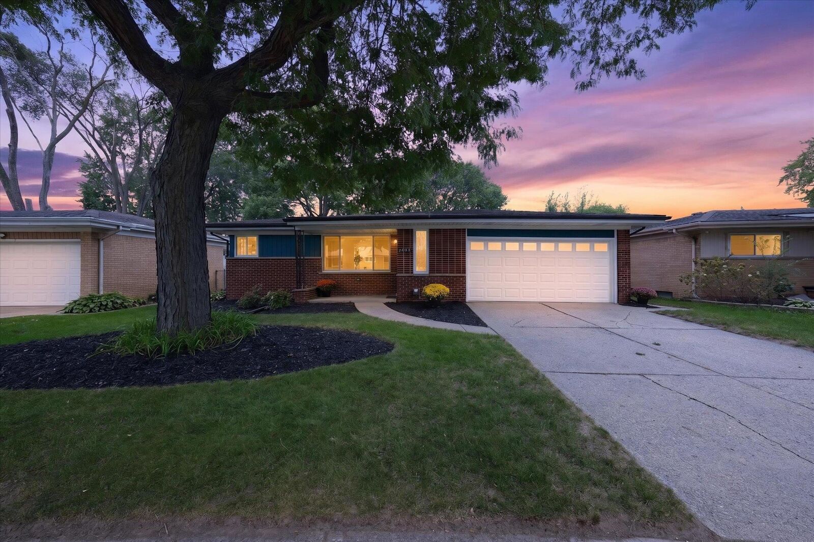Property Photo:  26632 Marilyn Avenue  MI 48089 