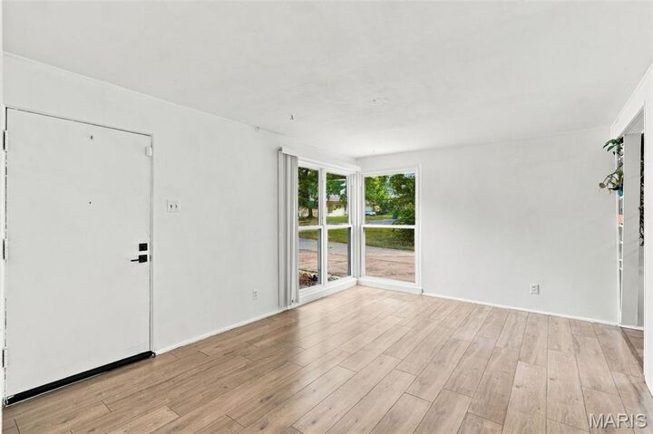 Property Photo:  2 Marquette Drive  MO 63031 