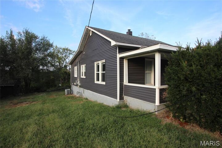 Property Photo: 505 W Main Street MO 63601