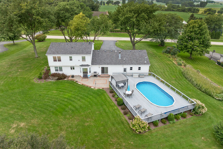 Property Photo:  15N133 Shirewood Farm Road  IL 60140 