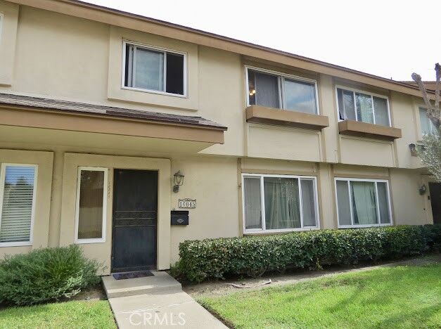 Property Photo:  10045 Karmont  CA 90280 