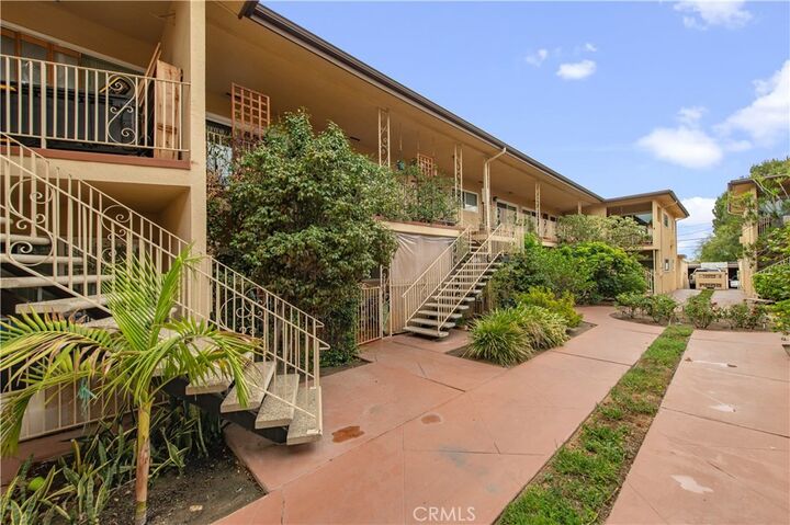 Property Photo:  1122 W Huntington Drive 9  CA 91007 