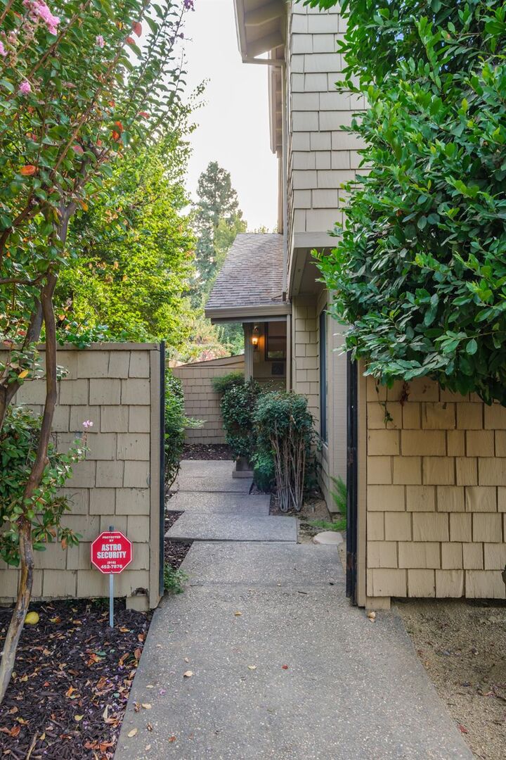 Property Photo: 2956 Red Hawk Way CA 95833