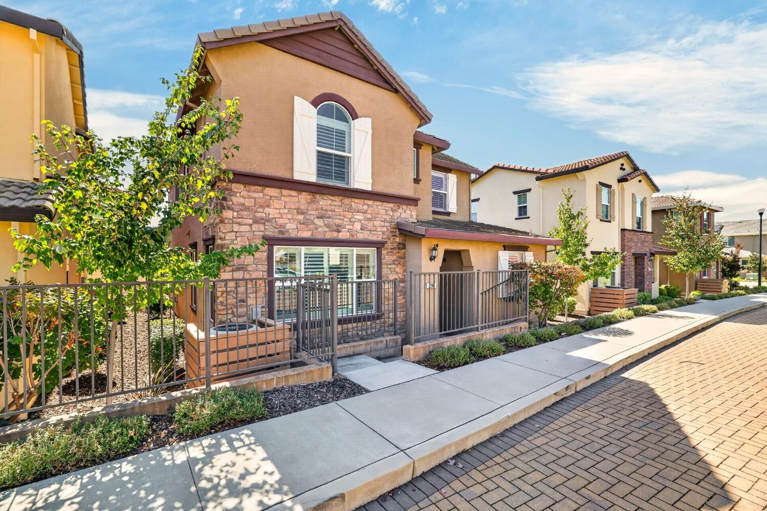Property Photo:  204 Rochdale Street  CA 95661 