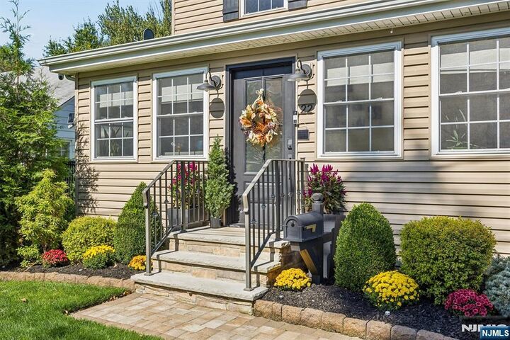 Property Photo:  22 Thomas Terrace  NJ 07470 
