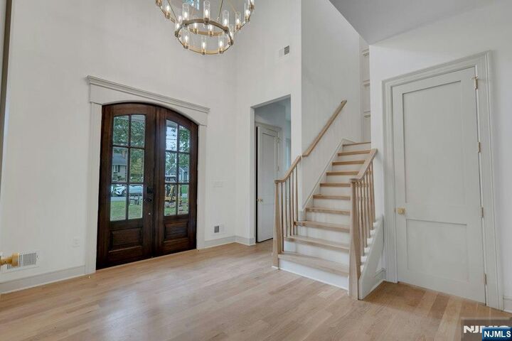 Property Photo:  38 Brookside Terrace  NJ 07006 