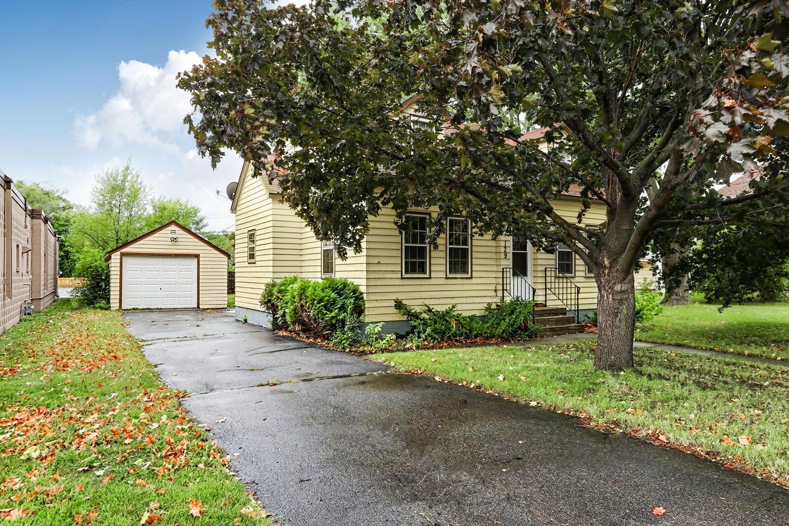 Property Photo:  129 7th Avenue NE  MN 56304 