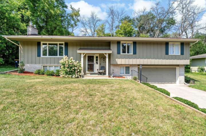Property Photo:  12708 Parkwood Drive  MN 55337 