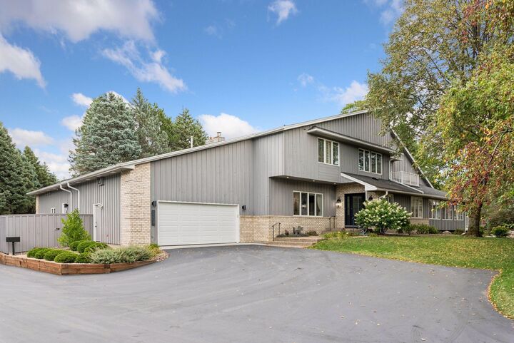 Property Photo: 1138 Kingsley Circle N MN 55118