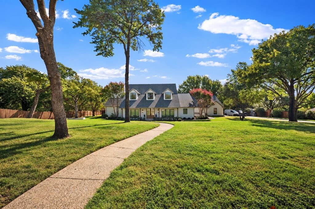 Property Photo:  1042 Diamond Boulevard  TX 76092 