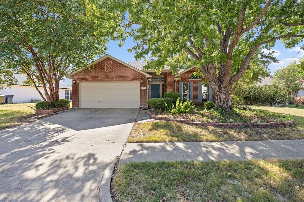 Property Photo: 1120 Regal Drive TX 75040