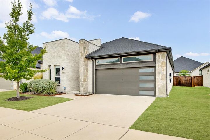 Property Photo:  1046 Ocean Breeze Drive  TX 75013 