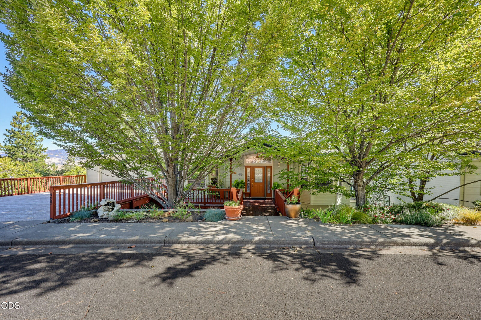 Property Photo: 485 Waterline Road OR 97520