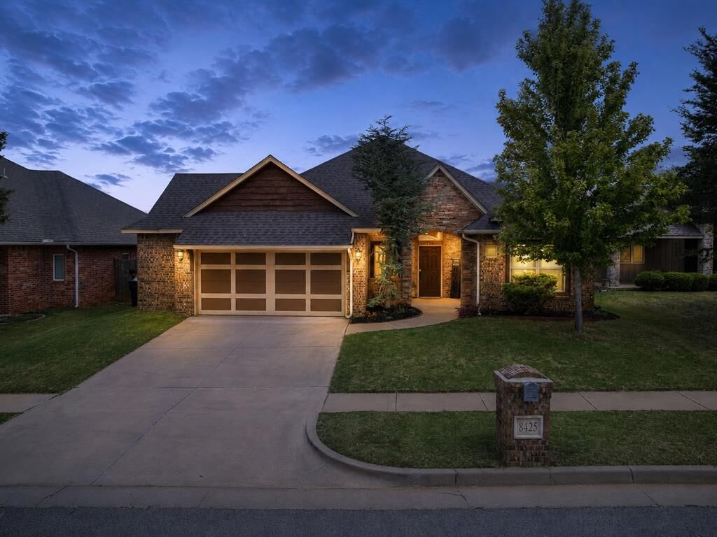 Property Photo: 8425 NW 143rd Terrace OK 73142