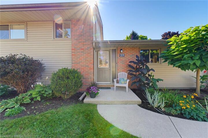 Property Photo:  27 Brier Crescent  ON N3R 3M5 