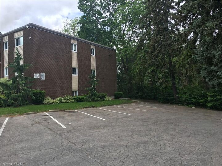 Property Photo:  154 Elgin Street N 9  ON N1R 5H8 
