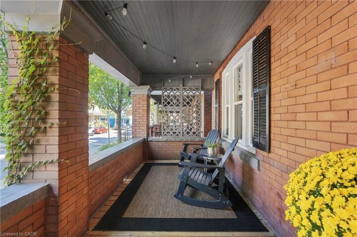 Property Photo:  25 Fairholt Road S  ON L8M 2T2 