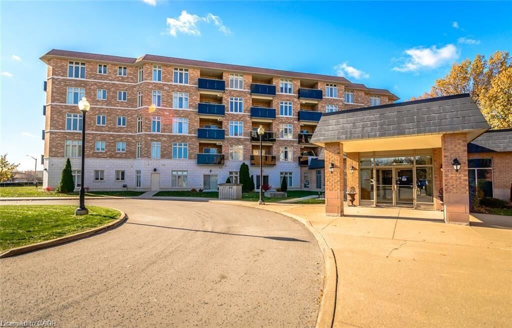 Property Photo:  8111 Forest Glen Drive 319  ON L2H 2Y7 