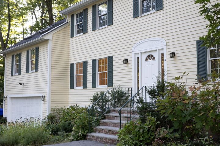 Property Photo: 4 Mead Circle MA 02420
