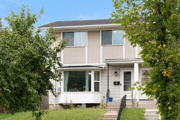 Property Photo:  5009 North Haven Drive NW  AB T2K 2K3 