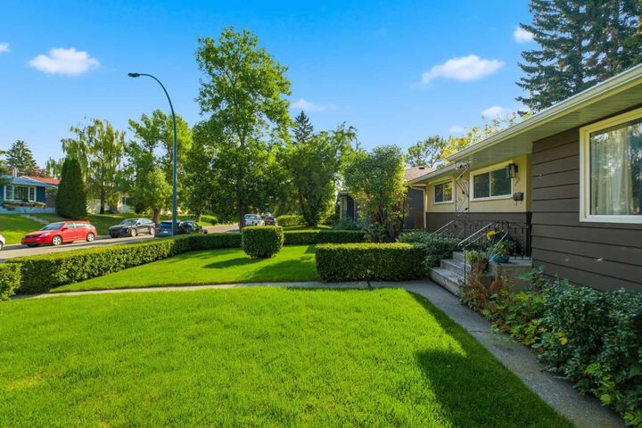 Property Photo:  163 Flavelle Road SE  AB T2H 1G1 