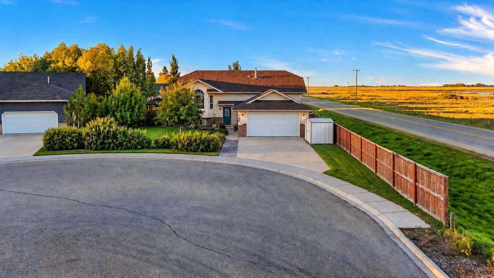 Property Photo: 106 Strathaven Bay AB T1P 1M2