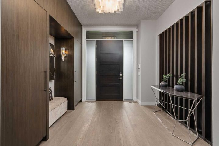Property Photo: 531 47 Avenue SW AB T2S 1C5