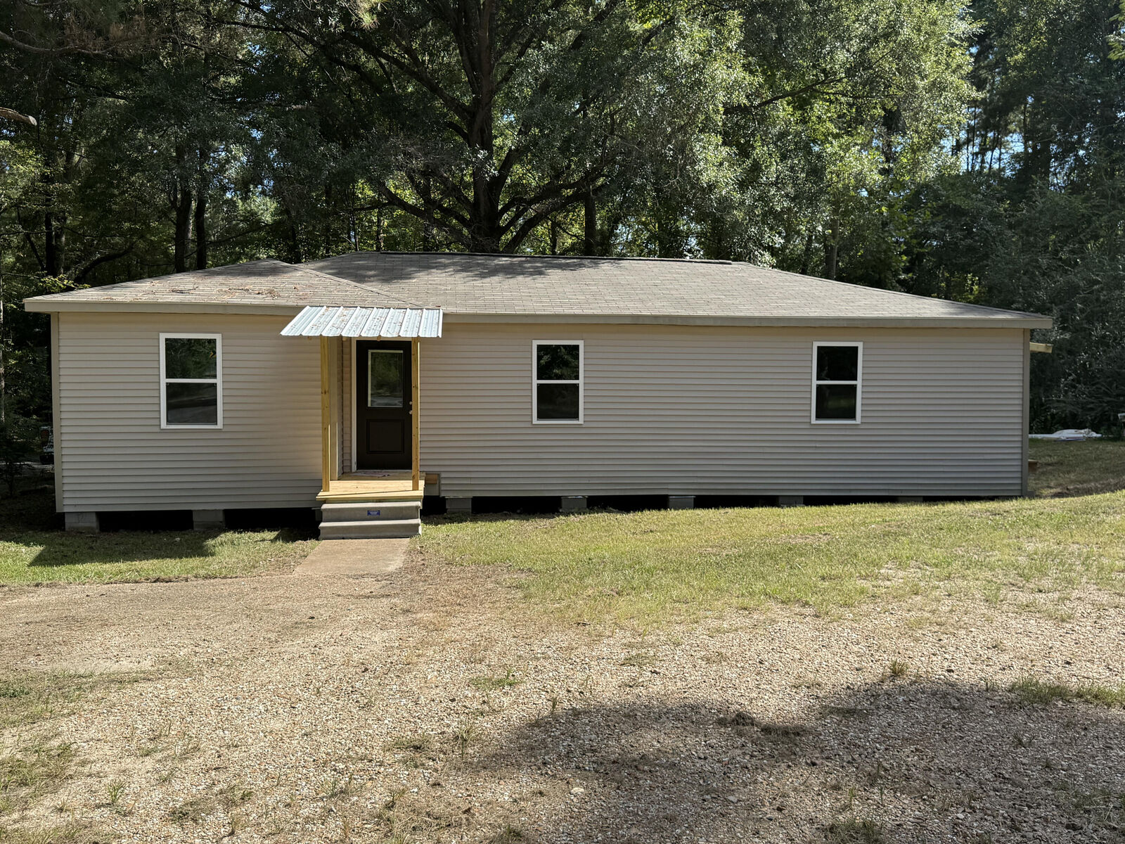 Property Photo:  1102 W Hawthorne Rd  LA 71446 
