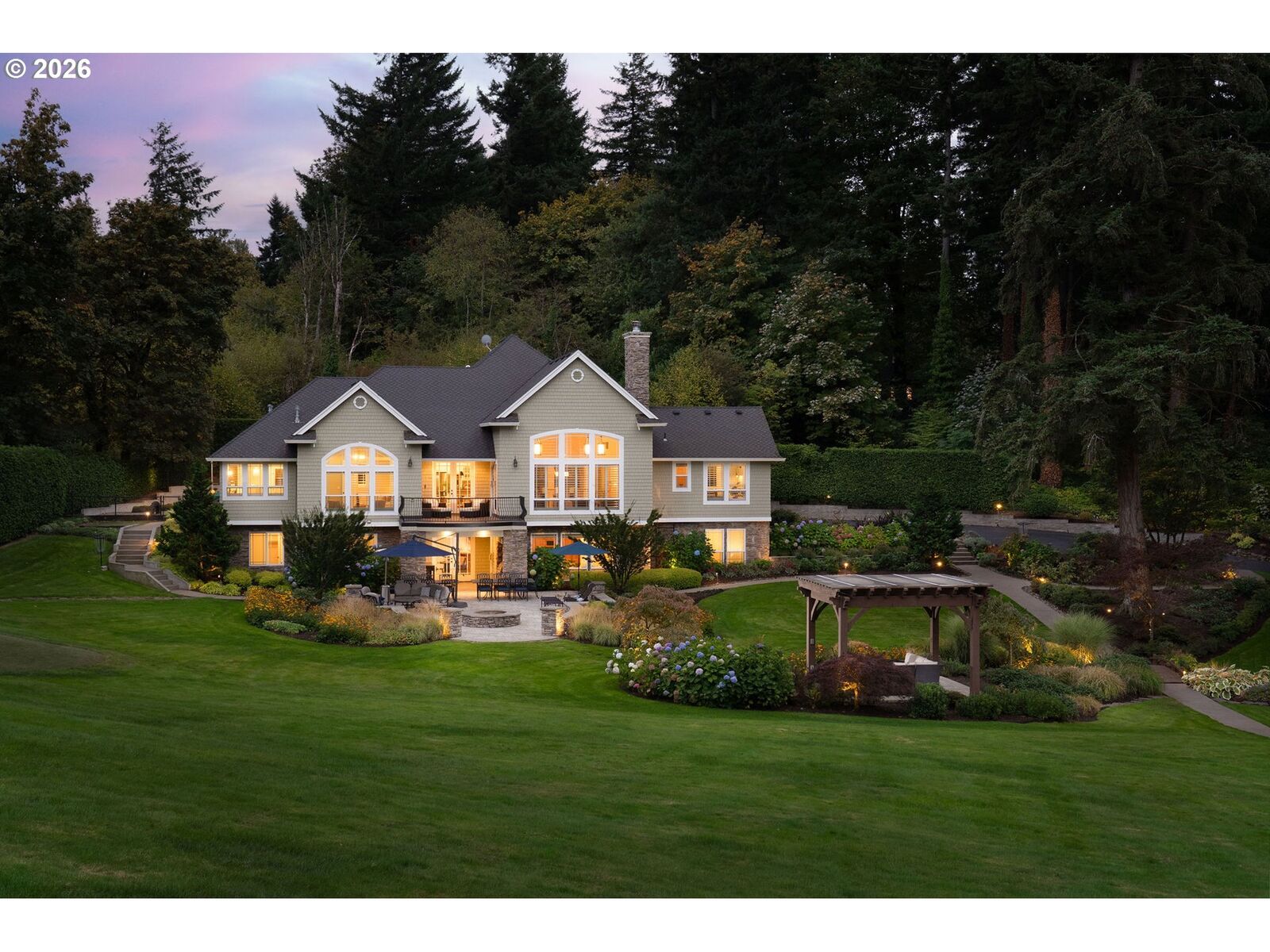 Property Photo: 710 Rosemont Rd OR 97068