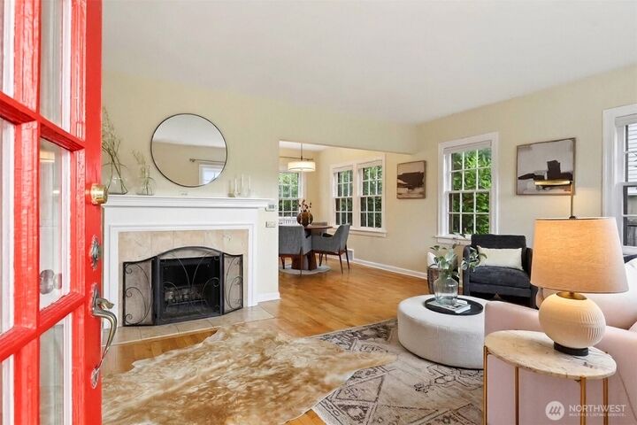 Property Photo: 5510 43rd Avenue NE WA 98105