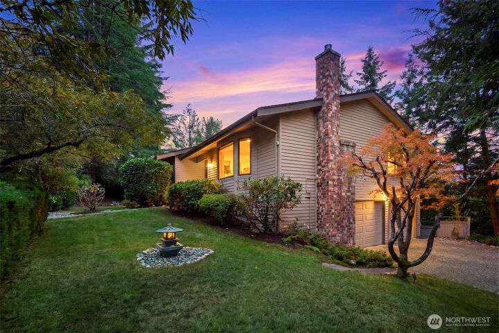 Property Photo: 13233 SE 51st Place WA 98006