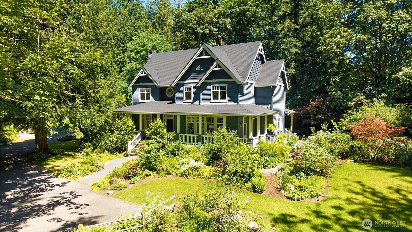 Property Photo: 1406 218th Avenue NE WA 98074