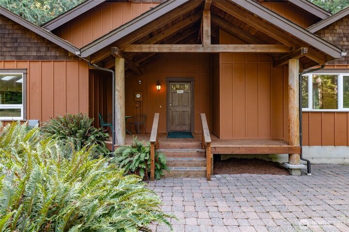 Property Photo:  32468  Lady Bug Lane  WA 98284 