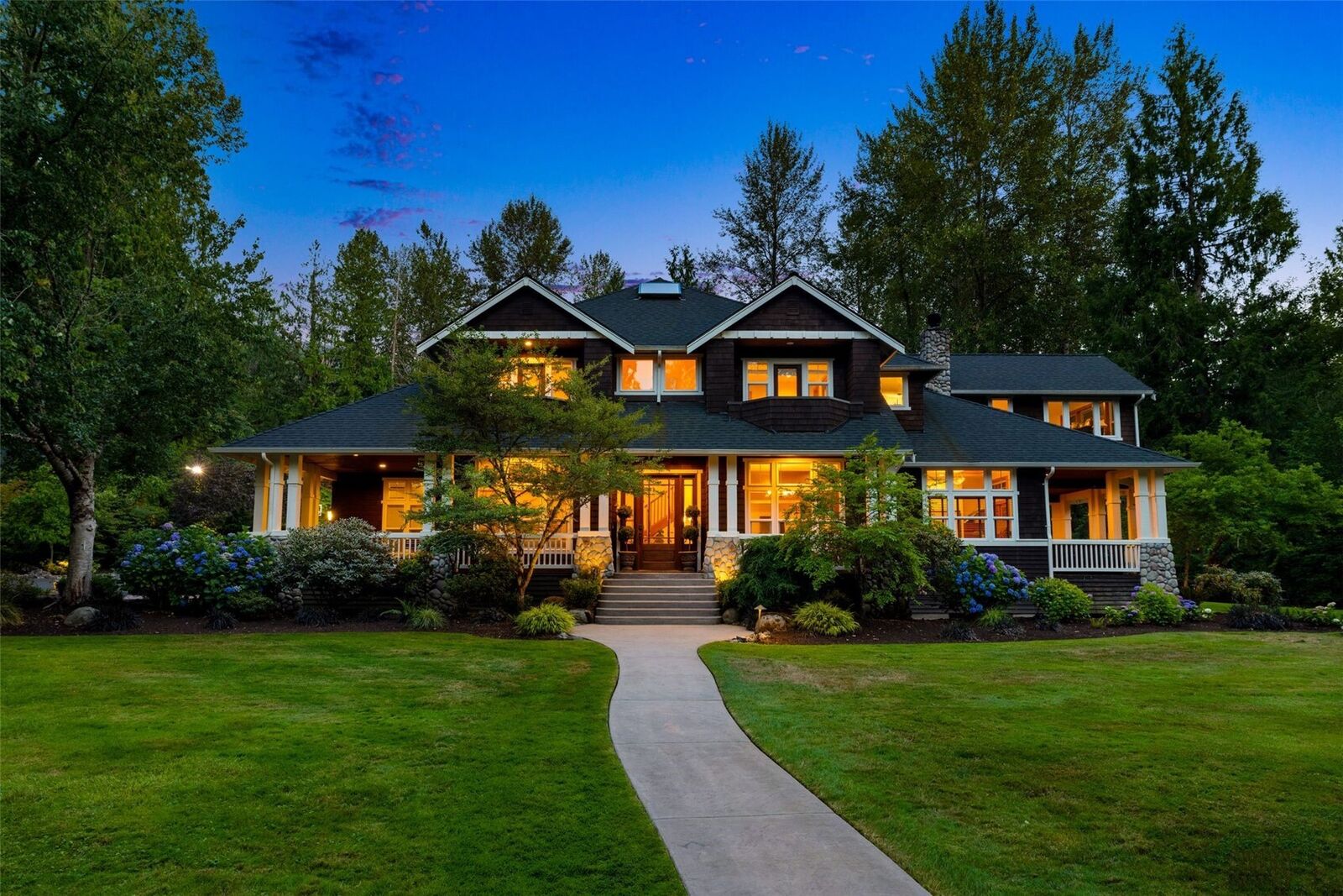 Property Photo: 26415 SE Old Black Nugget Road WA 98029