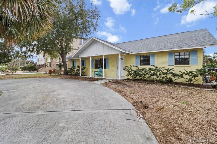 Property Photo: 11770 W Sunnybrook Court FL 34429