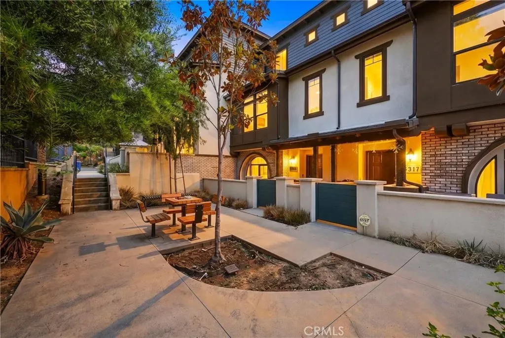 Property Photo:  5315 Bihr Court  CA 90601 