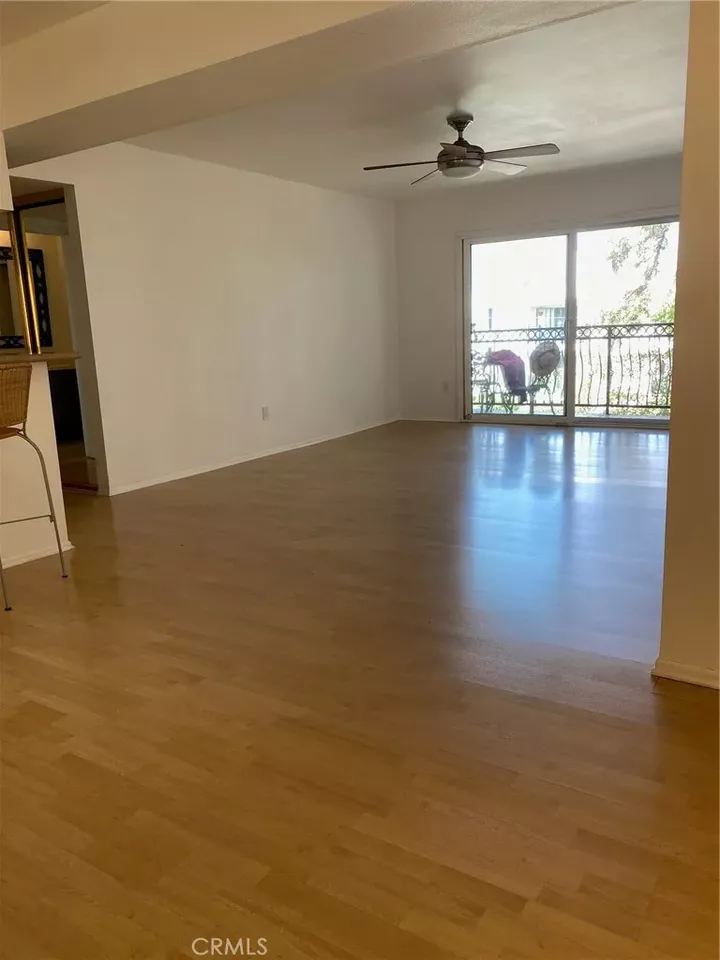 Property Photo: 5257 Radford Avenue 301 CA 91607
