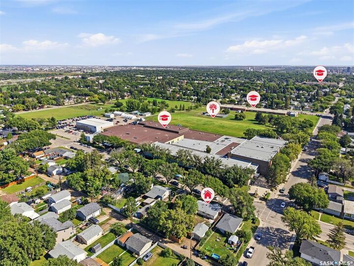Property Photo:  405 W Avenue N  SK S7L 3G9 