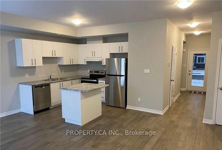 Property Photo:  154 Broadway Lane  ON L3C 0J6 