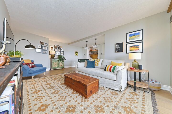 Property Photo:  20 Cherrytree Drive 905  ON L6Y 3V1 