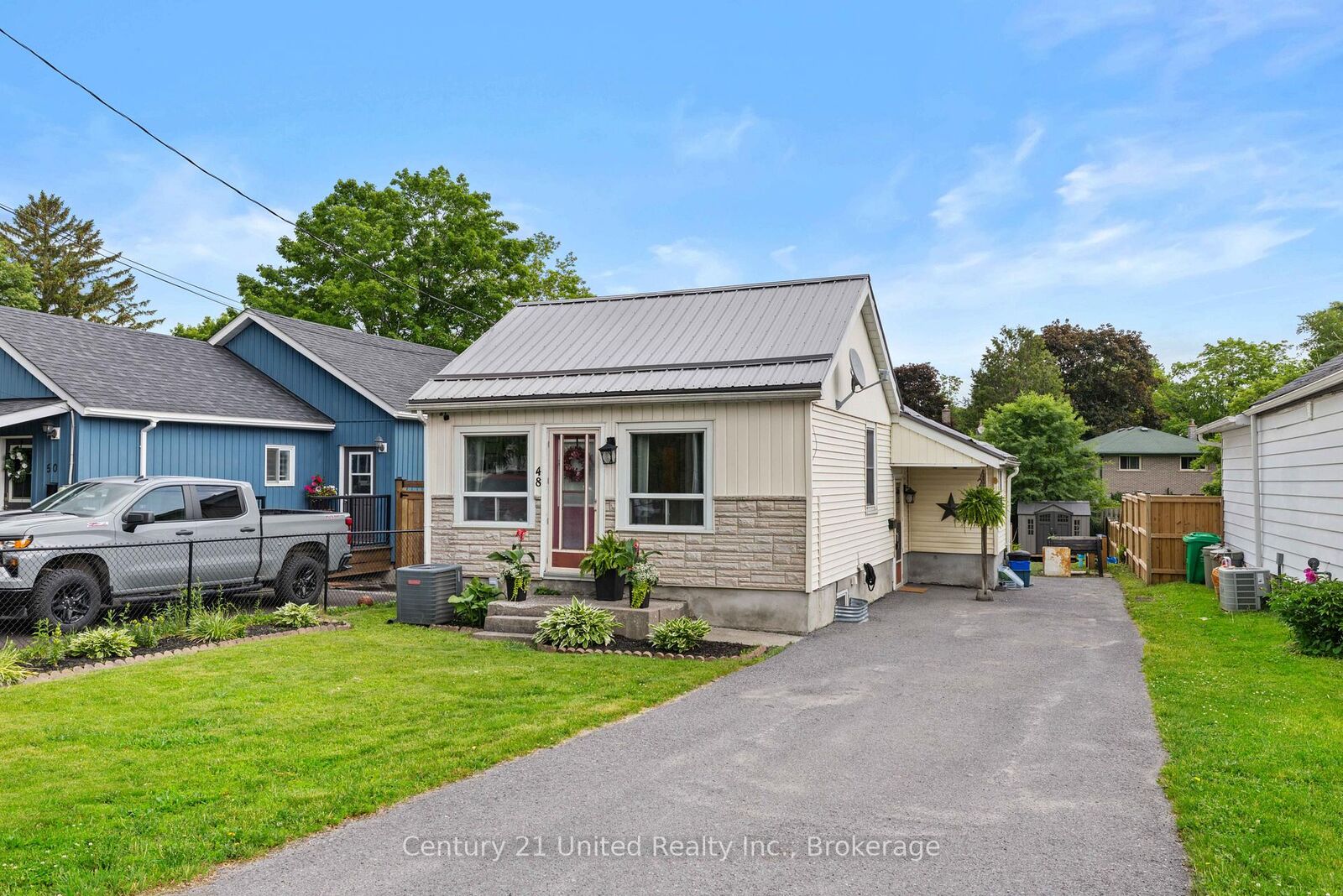 Property Photo:  48 Leahys Lane  ON K9H 2H1 
